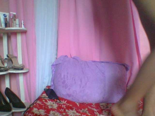 Kitaniah's BongaCams show and profile