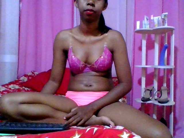 Kitaniah's BongaCams show and profile