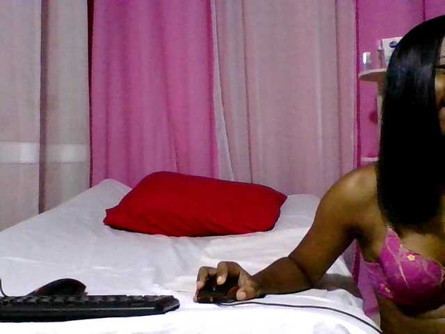 Kitaniah's BongaCams show and profile