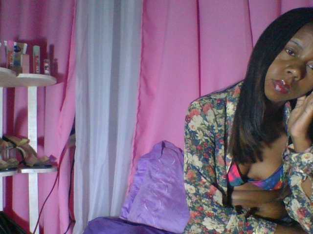 Kitaniah's BongaCams show and profile