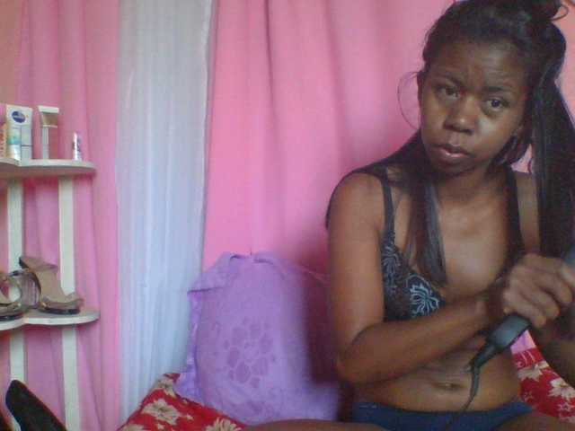 Kitaniah's BongaCams show and profile