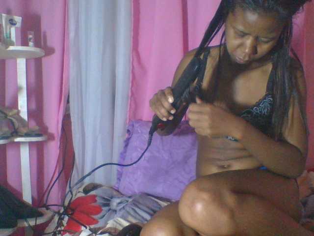 Kitaniah's BongaCams show and profile