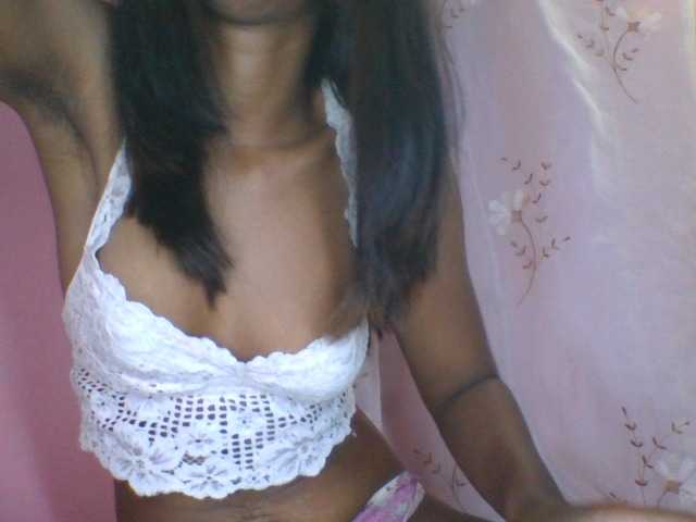 Kitaniah's BongaCams show and profile