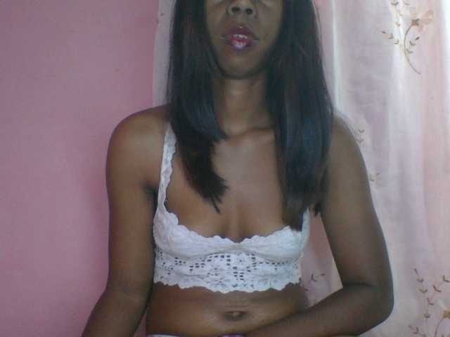 Kitaniah's BongaCams show and profile