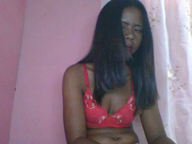 Kitaniah's BongaCams show and profile