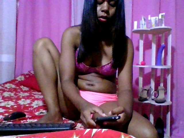 Kitaniah's BongaCams show and profile