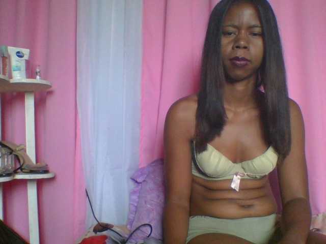 Kitaniah's BongaCams show and profile