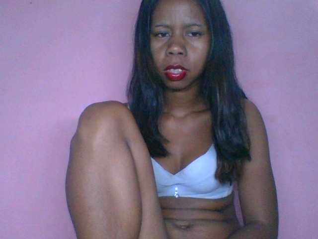 Kitaniah Live Cam on BongaCams