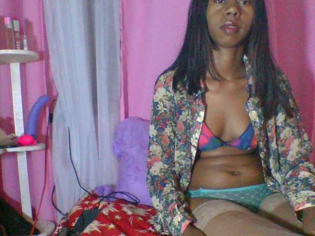 Kitaniah's BongaCams show and profile