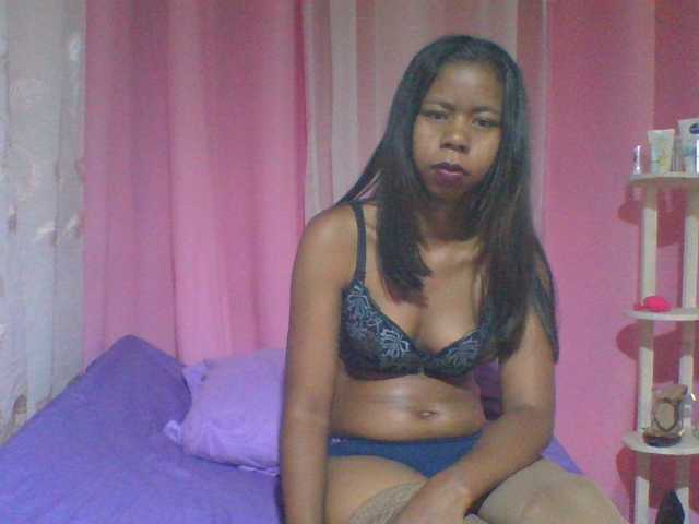 Kitaniah's BongaCams show and profile