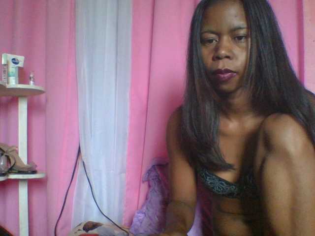 Kitaniah's BongaCams show and profile