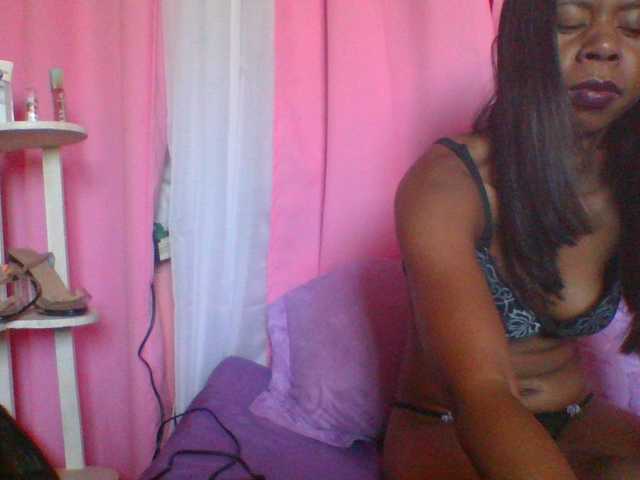 Kitaniah's BongaCams show and profile