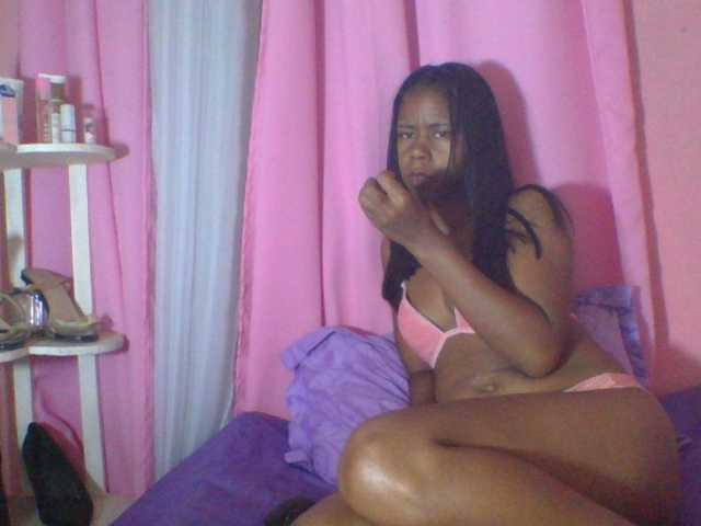 Kitaniah's BongaCams show and profile