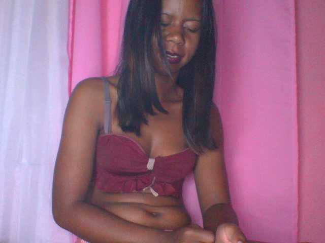 Kitaniah's BongaCams show and profile