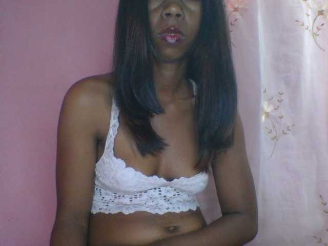 Kitaniah's BongaCams show and profile