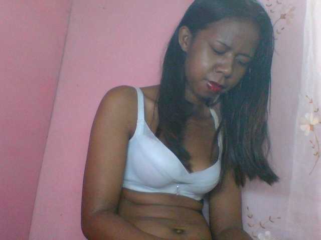 Kitaniah's BongaCams show and profile