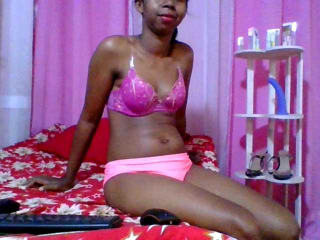 Kitaniah's BongaCams show and profile