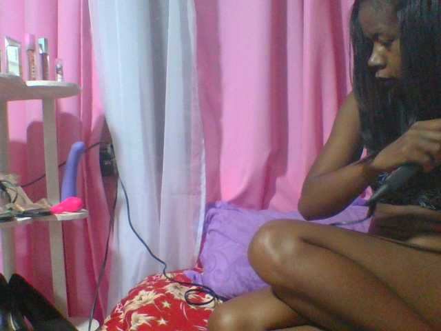 Kitaniah's BongaCams show and profile