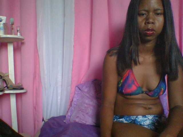 Kitaniah's BongaCams show and profile