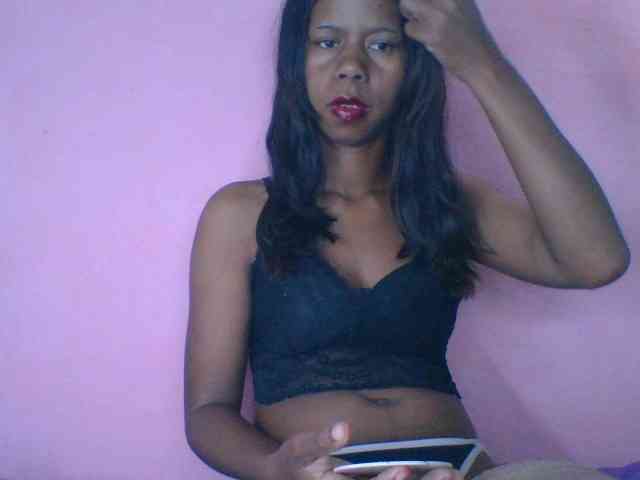 Kitaniah Live Webcam on BongaCams