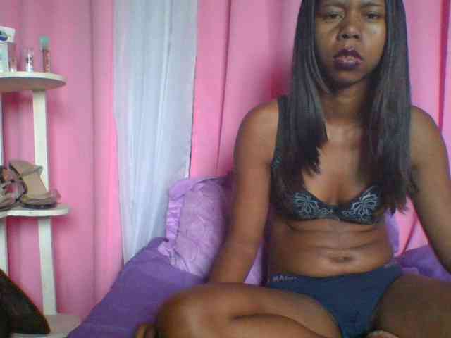 Kitaniah Live Webcam on BongaCams