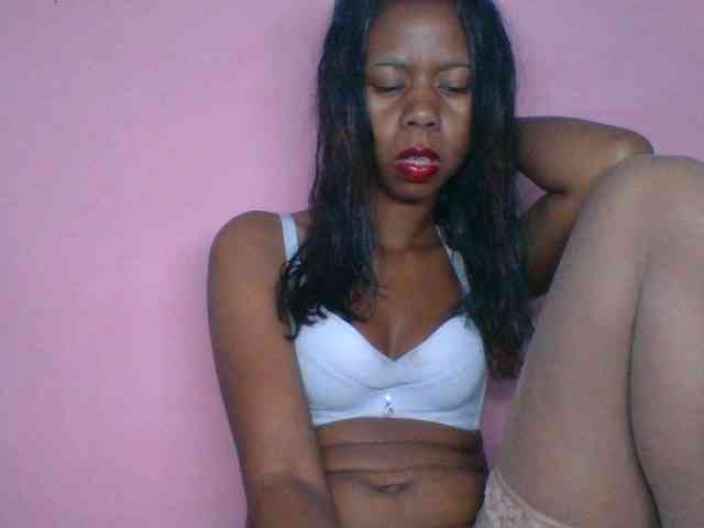 Kitaniah Live Webcam on BongaCams