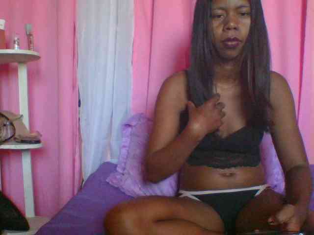 Kitaniah Live Webcam on BongaCams