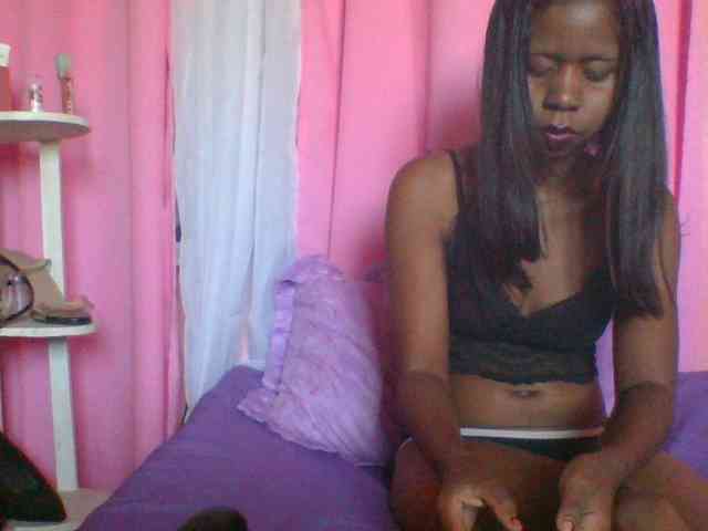 Kitaniah Live Webcam on BongaCams