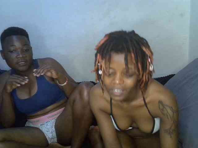 LovebirdsLive-1 webcam