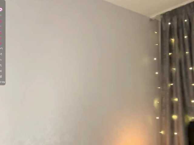 ElisabethReichling's BongaCams show and profile