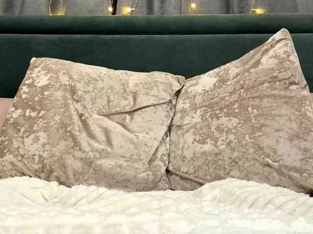 ElisabethReichli... Live Webcam on BongaCams