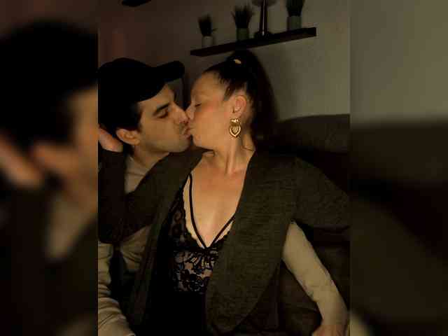 KinkyCoupleX1 webcam