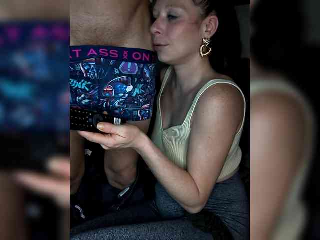 KinkyCoupleX1 webcam