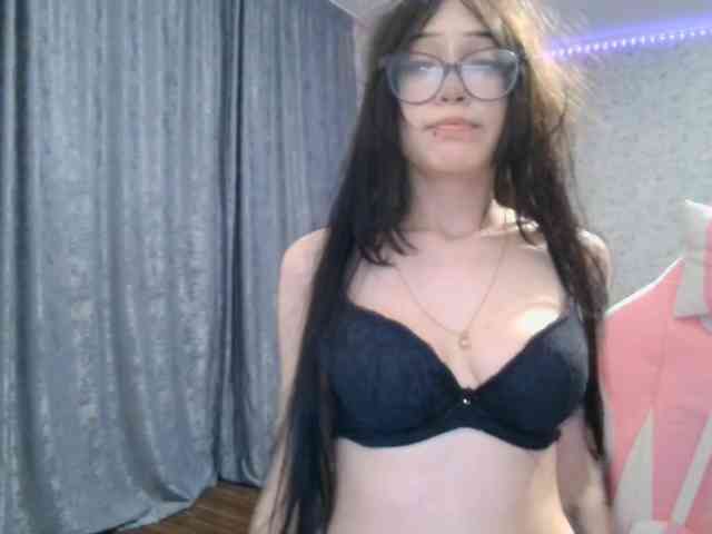 SweetLulyX webcam