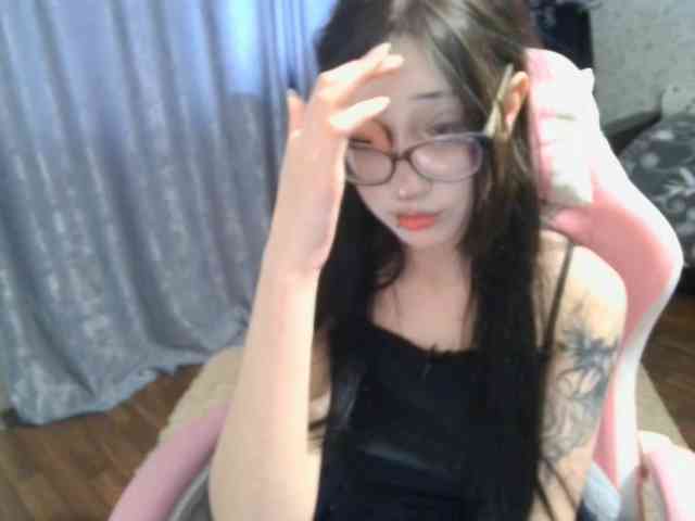 SweetLulyX Live Webcam on BongaCams