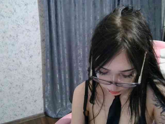 SweetLulyX Live Webcam on BongaCams