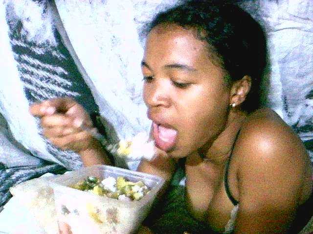 Royal-diva, une amatrice française avec qui discuter et avoir du sexe