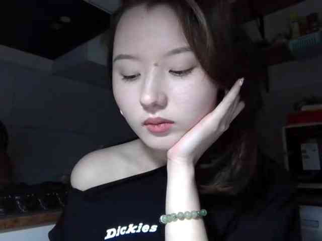 GlennisSarvis Live Webcam on BongaCams