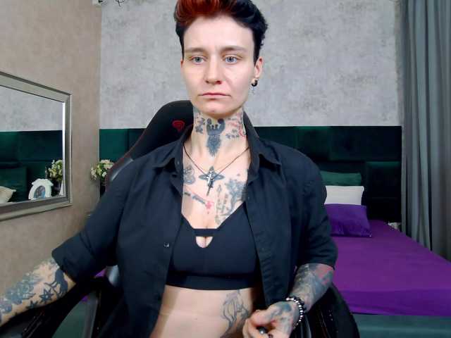 KennysXX's BongaCams show and profile