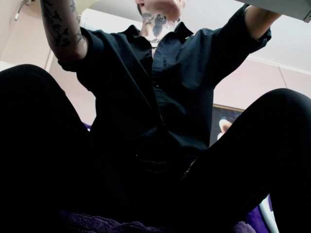 KennysXX's BongaCams show and profile