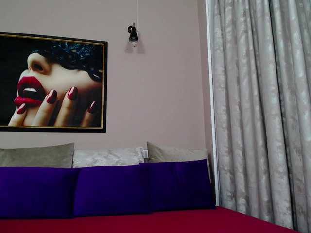 le modèle KennysXX est en webcam porno dans un show sur le site bongacams, il possède les tags suivants: White/Caucasian,Brunette,Shaved