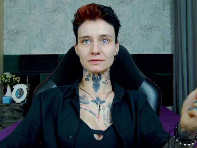 KennysXX's BongaCams show and profile