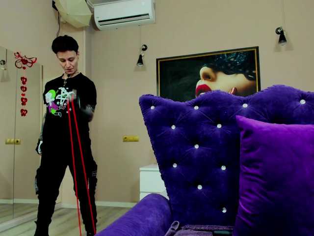 KennysXX's BongaCams show and profile