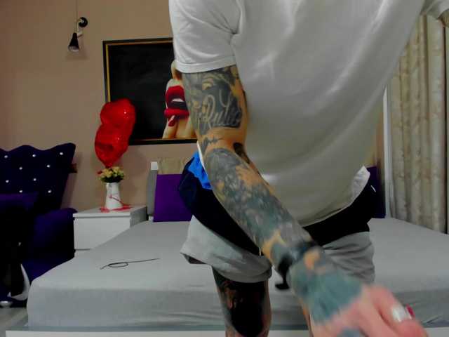 KennysXX's BongaCams show and profile