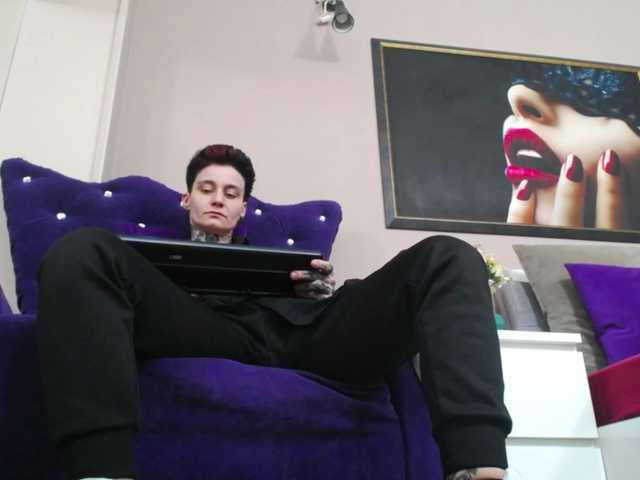 KennysXX's BongaCams show and profile