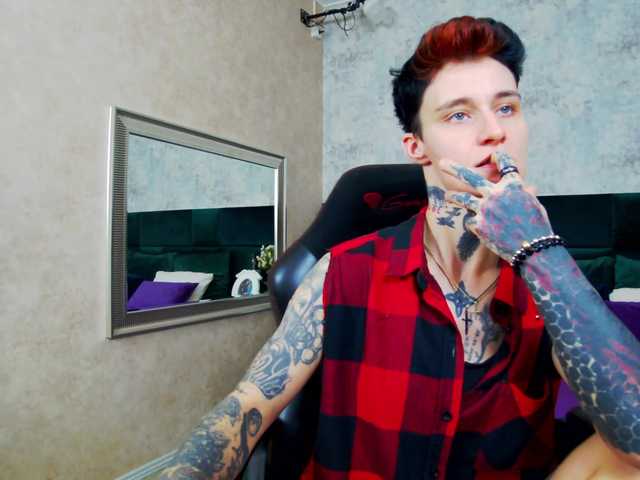 KennysXX's BongaCams show and profile