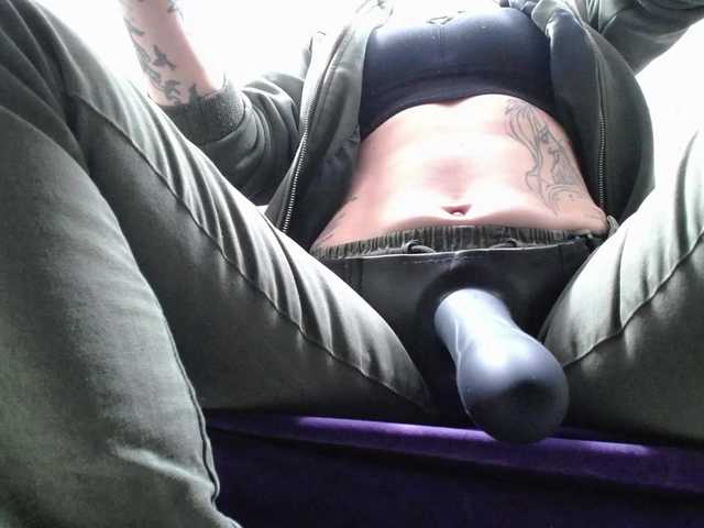 KennysXX's BongaCams show and profile