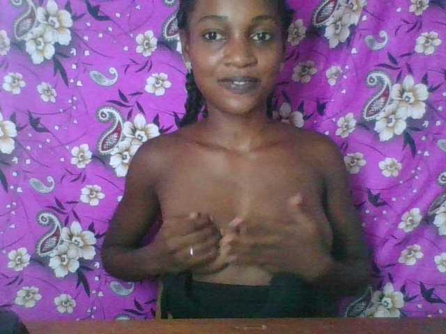 BelleValeur's BongaCams show and profile