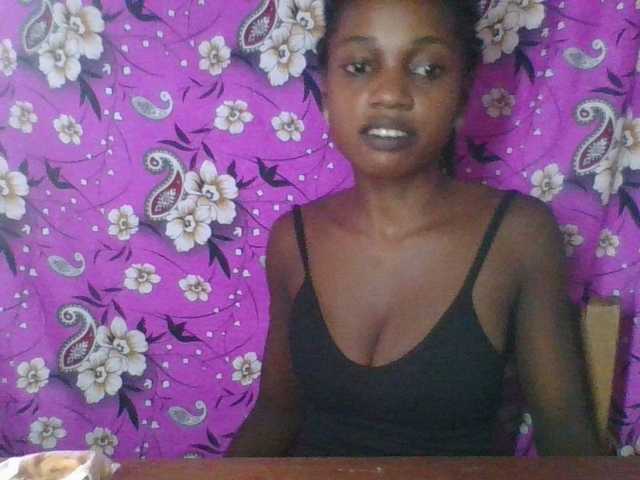 BelleValeur's BongaCams show and profile