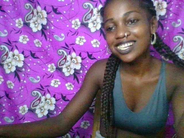 BelleValeur's BongaCams show and profile